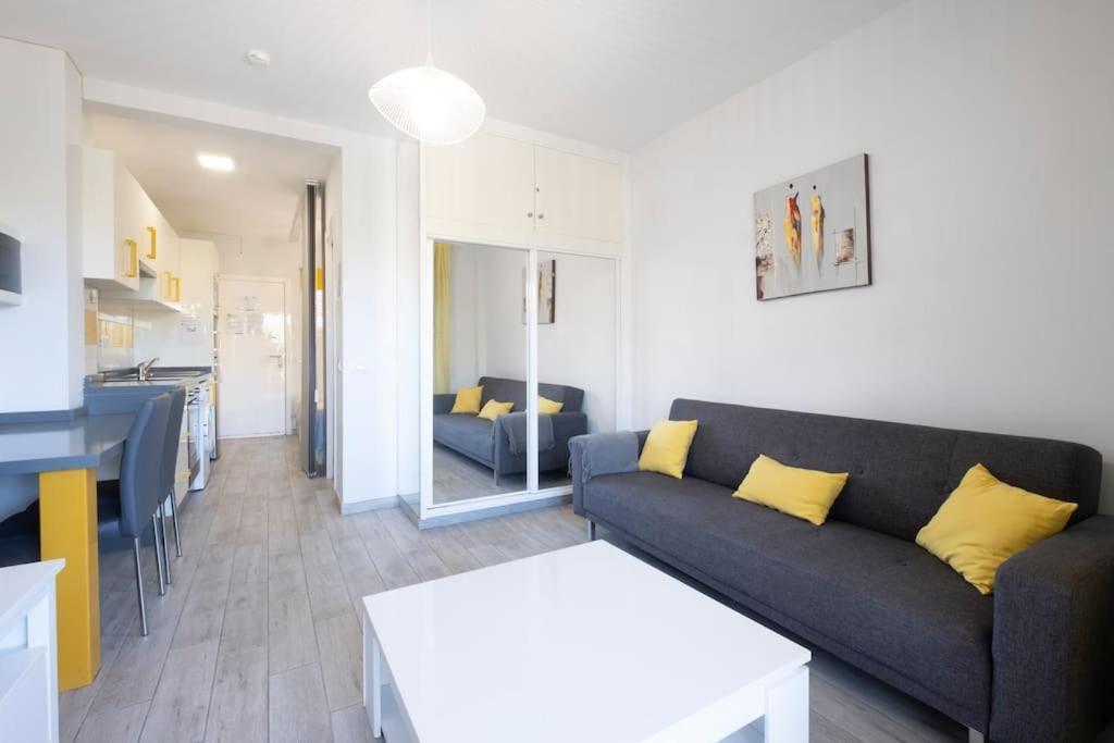 Apartment With Balcony And Swimming Pool ปูแอร์โตเดลาครูซ ภายนอก รูปภาพ
